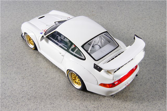 GT SPIRIT Porsche 911 (993) GT2 EVO 1998, Maßstab 1:18