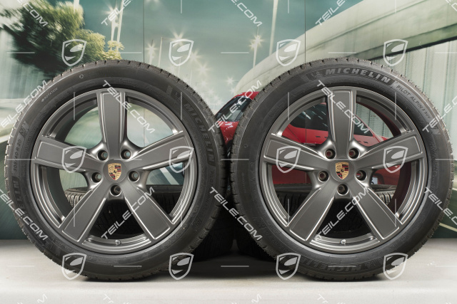 20" Cayenne Sport Classic Komfort Winterräder Satz, Felgen 9J x 20 ET50 + 10,5J x 20 ET64 + Michelin Winterreifen 275/45 R20 + 305/40 R20, mit RDK-Sensoren, Platinum Seidenmatt