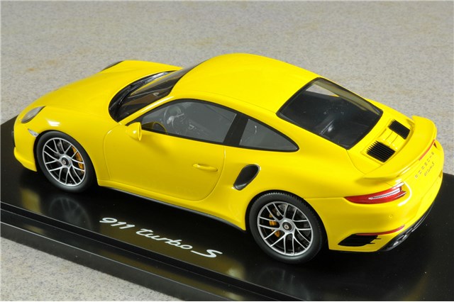 Model samochodu Porsche 911 Turbo S (991 II), żółty racinggelb, skala 1:18