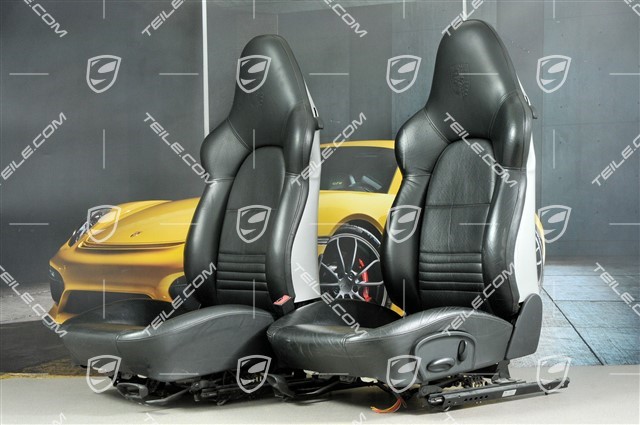 Sport seats (broad), manual adjustment, heating, leather, black, Porsche crest, lak. Backrest, set L+R