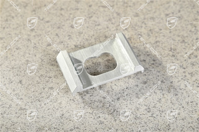 Clip, rear suspension side section / panel, GT4