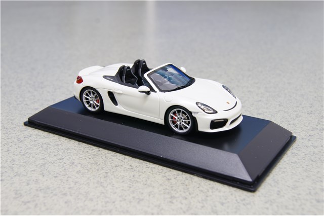 Porsche Boxster Modellauto und Porsche Sportwagen Schlüssel Bild