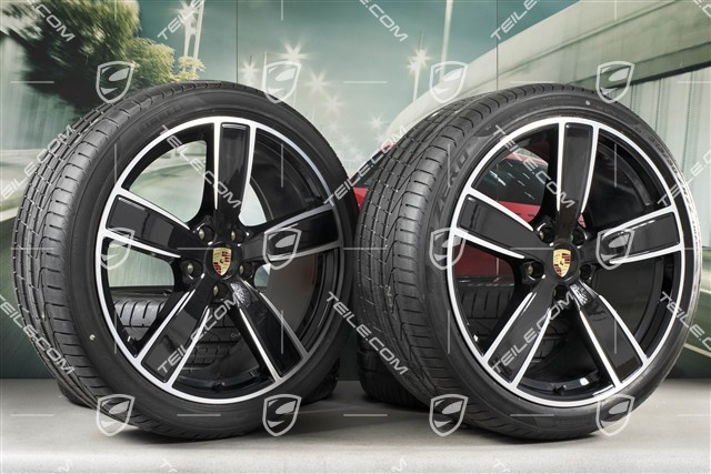 22-inch summer wheel set Sport Classic, rims 10J x 22 ET48 + 11,5J x 22 ET61 + Pirelli summer tyres 285/35 ZR22 + 315/30 ZR22, Jet Black Metallic, with TPM