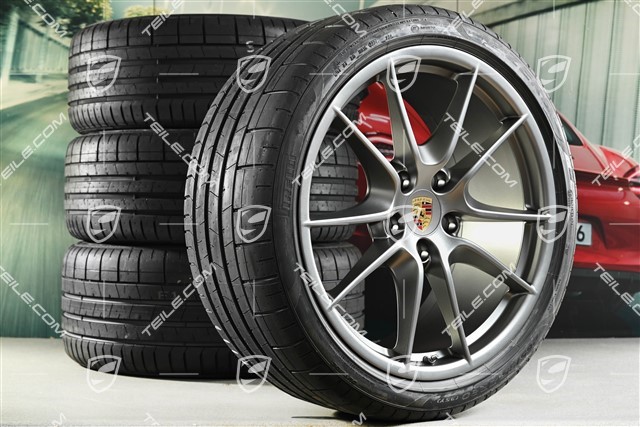 20" Carrera S Sommerräder Satz, in Platinum (seidenglanz), 8J x 20 ET57 + 9,5J x 20 ET45 + NEUE Pirelli Sommerreifen 235/35 ZR20 + 265/35 ZR20, mit RDK-Sensoren