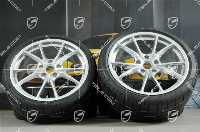 20" Carrera S summer wheels set, rims 8J x 20 ET57 + 10J x 20 ET45, Pirelli summer tires 235/35 ZR20 + 265/35 ZR20, silver, with TPMS