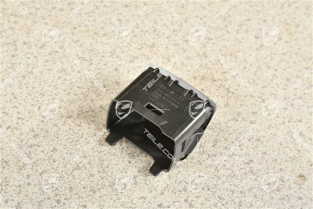 Retainer / support reversing camera